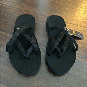 New with Tag Teva Olowahu MBOB Women’s Black Strappy Sandal Size Various